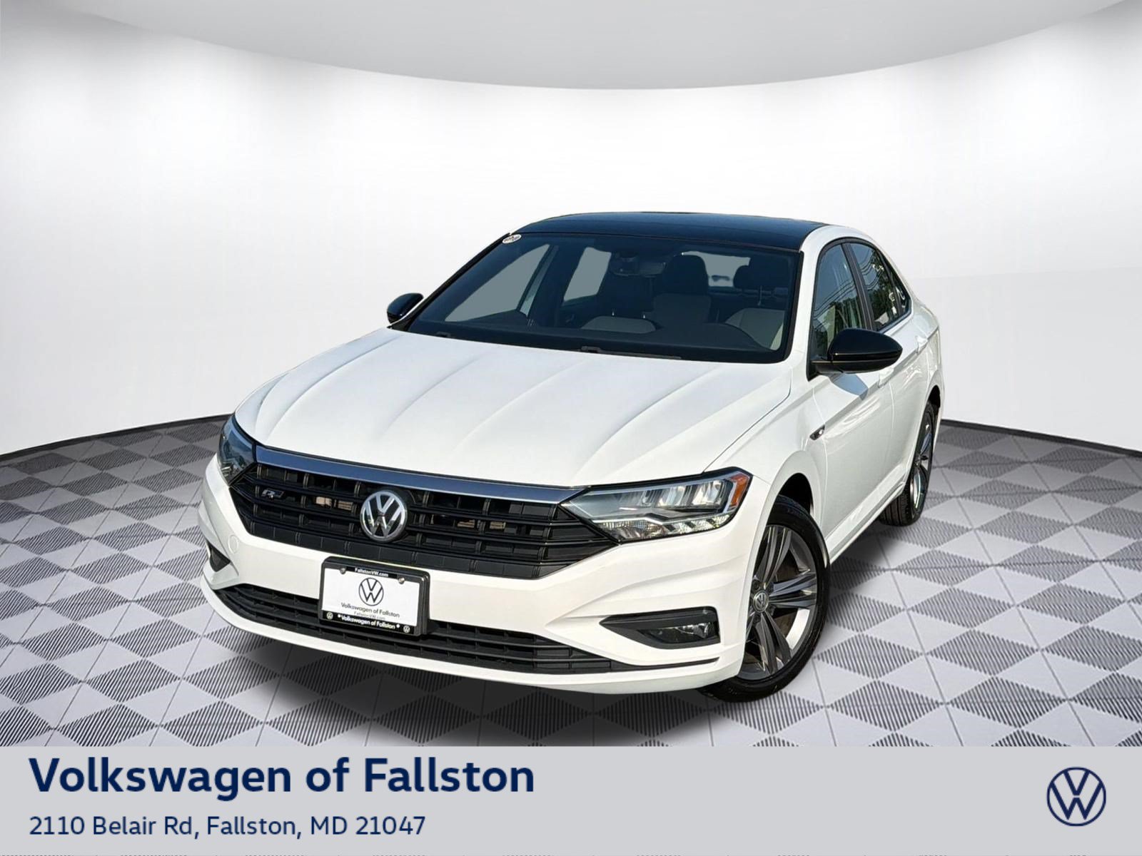 Used 2020 Volkswagen Jetta R-Line w/ R-Line Cold Weather Package FWD image 1