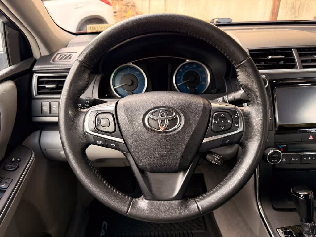 Used 2016 Toyota Camry XLE w/ Moonroof Package FWD image 16