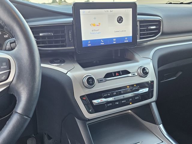 Certified 2022 Ford Explorer XLT w/ Equipment Group 202A image 9
