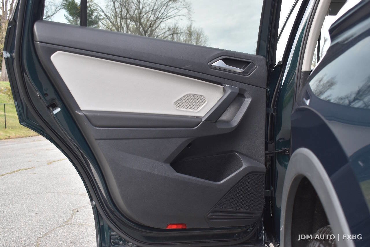 Used 2019 Volkswagen Tiguan SE AWD/4WD image 10