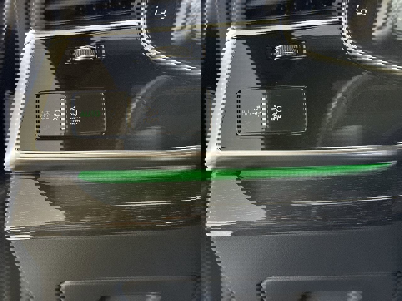 Used 2025 Audi Q8 Premium Plus w/ Premium Plus Package image 21