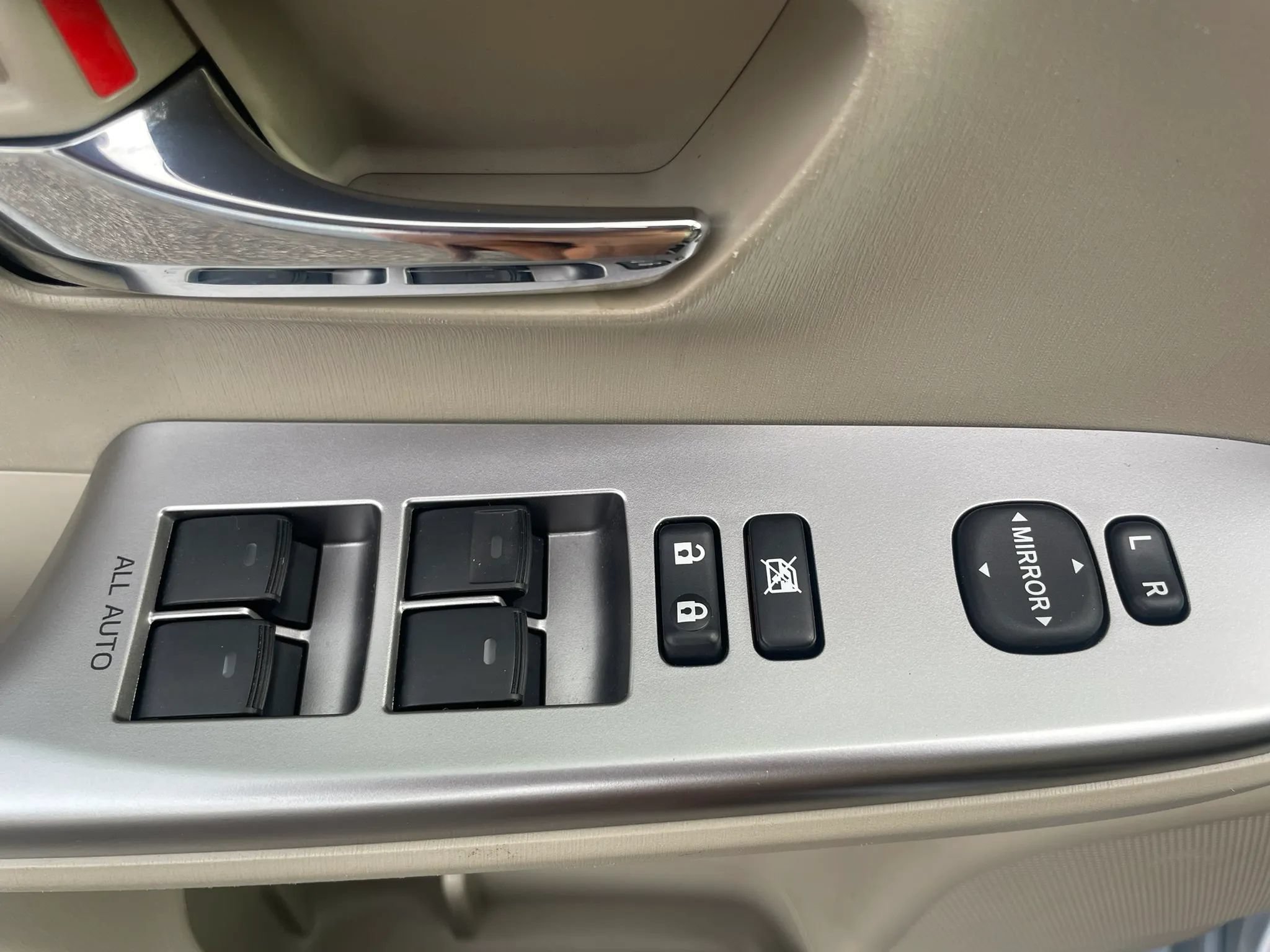 Used 2016 Toyota Prius V Five FWD image 44