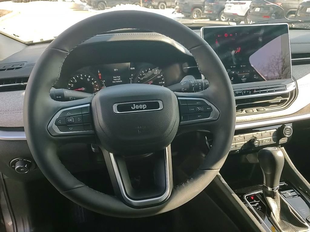 Used 2023 Jeep Compass Latitude AWD/4WD image 35
