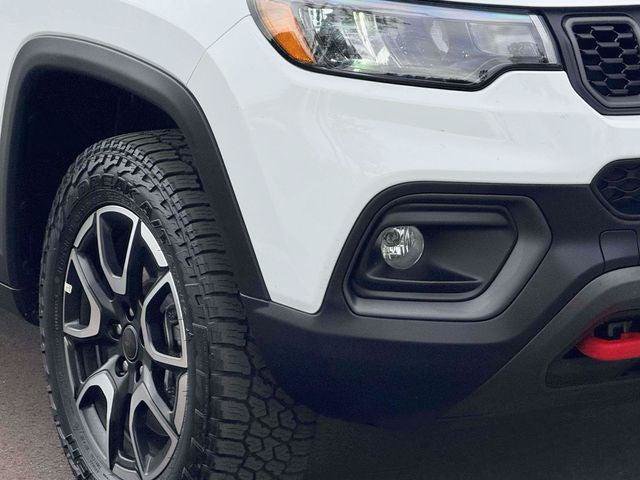 Certified 2025 Jeep Compass Trailhawk AWD/4WD image 10