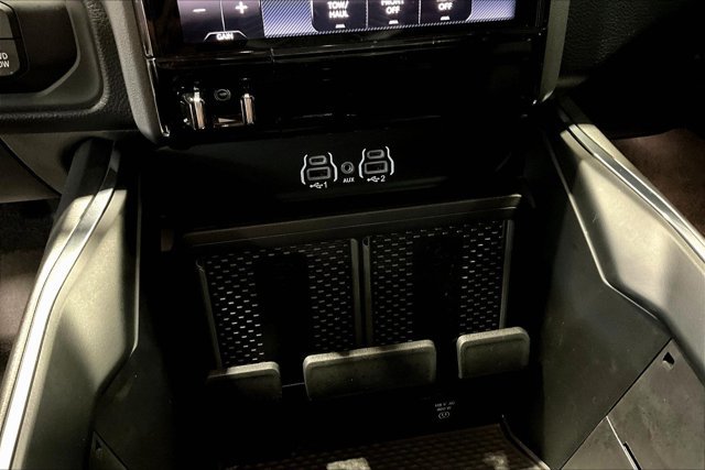 Used 2025 RAM 2500 Laramie AWD/4WD image 17