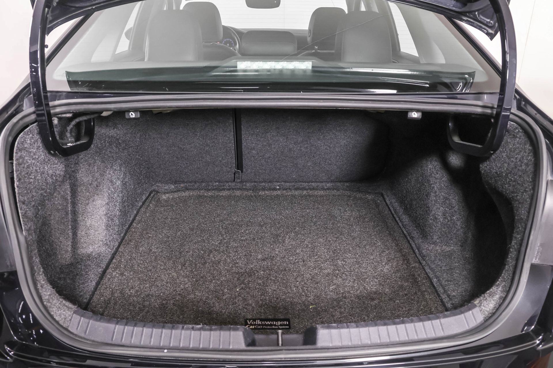 Used 2019 Volkswagen Jetta SEL w/ Cold Weather Package FWD image 40