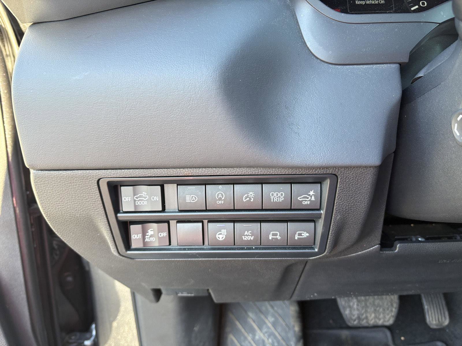 Used 2023 Toyota Tundra Platinum w/ Advanced Package image 13