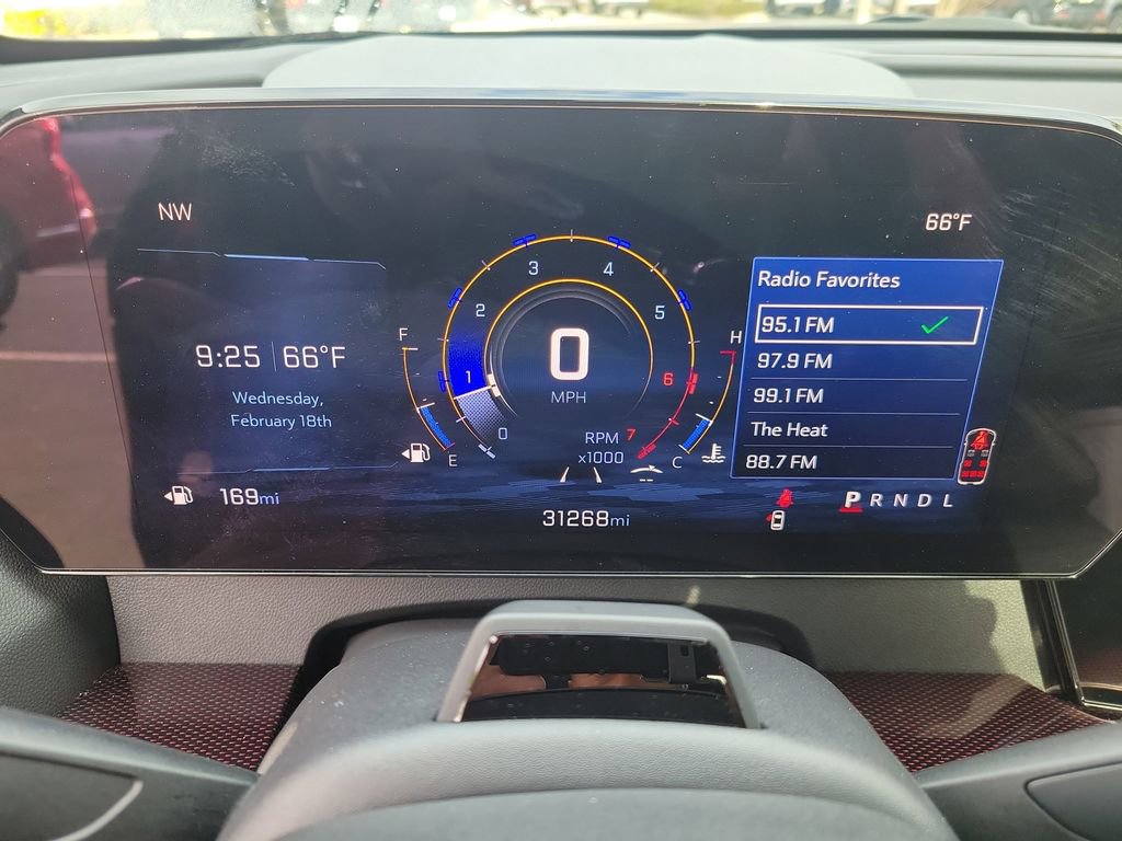 Used 2024 Chevrolet Traverse RS image 35