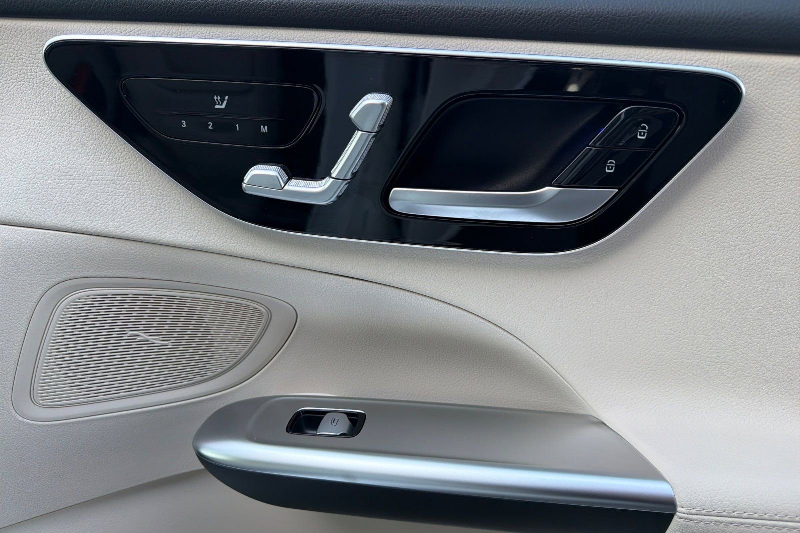 Certified 2025 Mercedes-Benz C 300 Sedan image 19