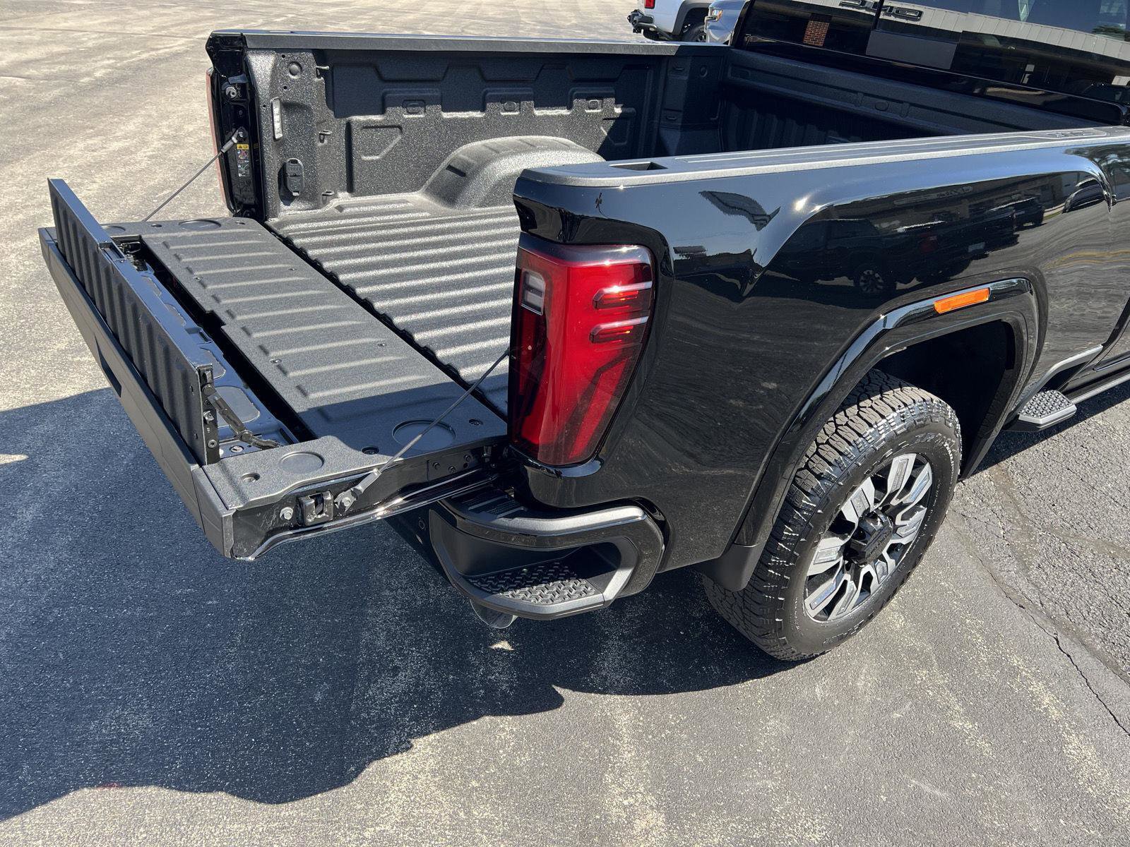 New 2026 GMC Sierra 2500 Denali w/ Denali Reserve Package image 53