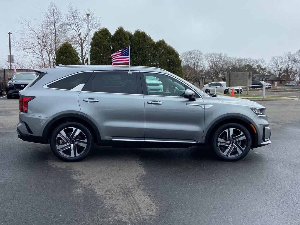 Used 2023 Kia Sorento EX AWD/4WD image 3