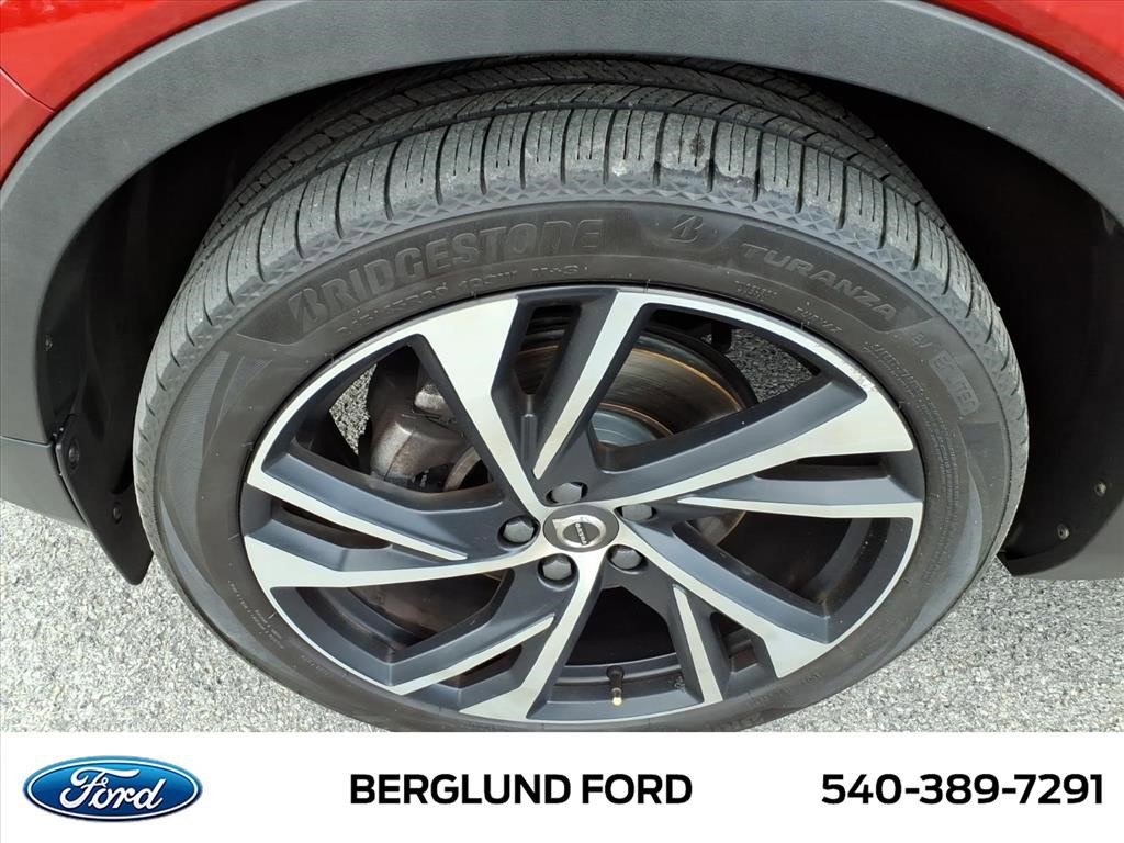Used 2021 Volvo XC40 T5 R-Design w/ Climate Package image 11