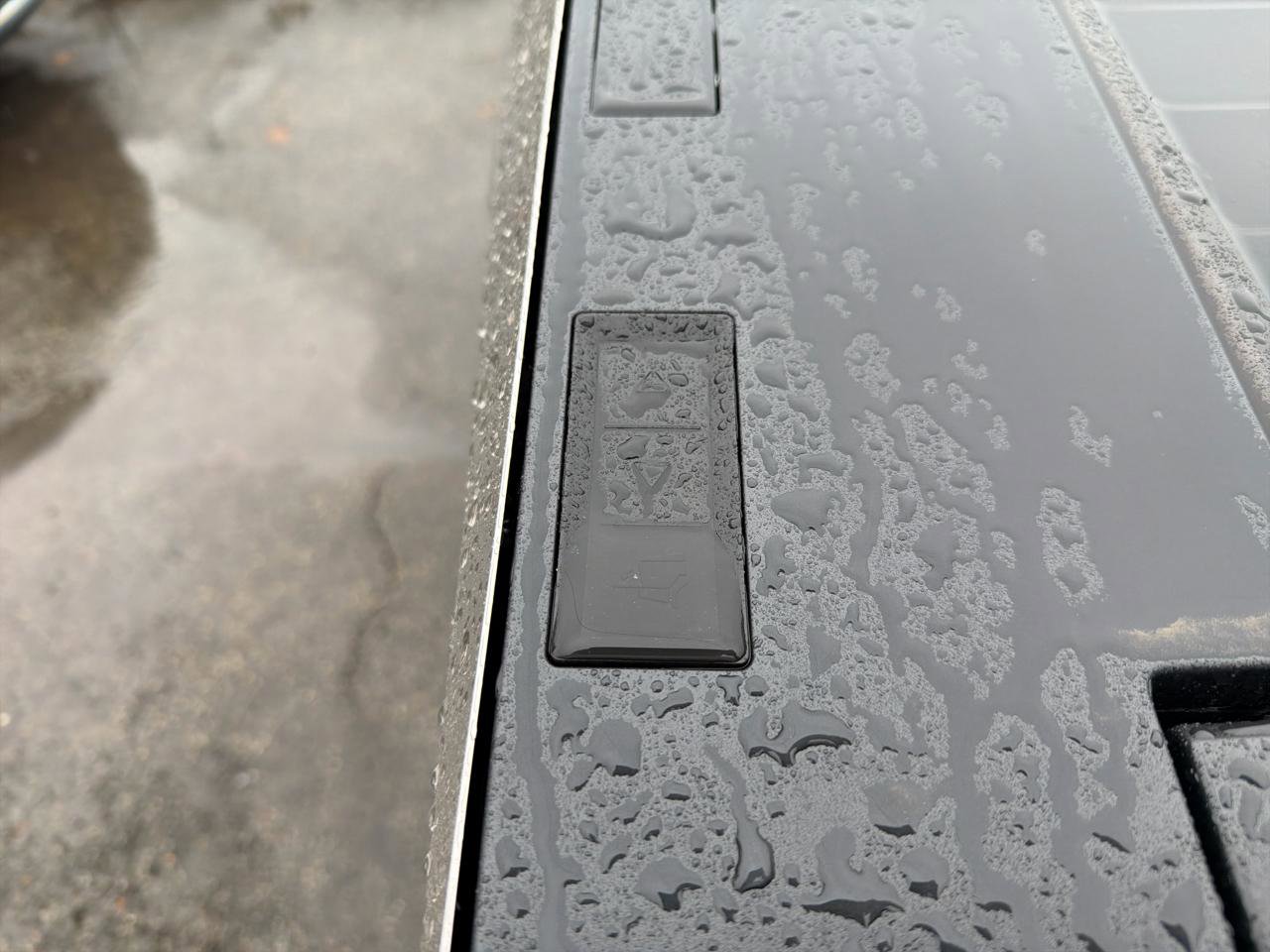 Used 2024 Tesla Cybertruck AWD Crew Cab image 7