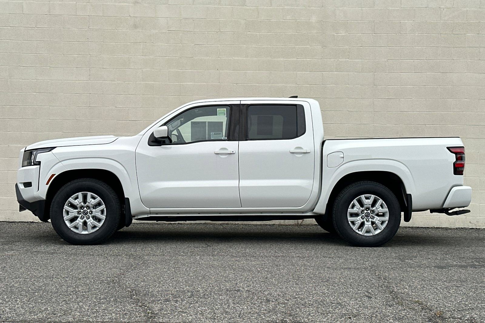 Used 2023 Nissan Frontier SV w/ Tow Package image 7