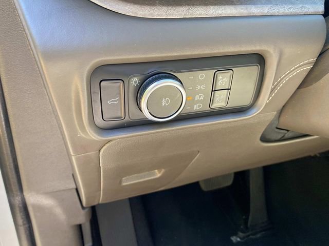 Used 2023 Ford Explorer Platinum w/ Technology Package AWD/4WD image 17