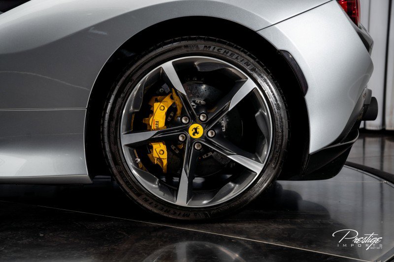 Used 2022 Ferrari F8 Tributo image 12