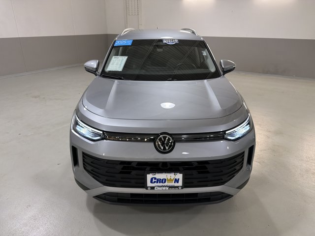 Certified 2025 Volkswagen Tiguan S AWD/4WD image 3