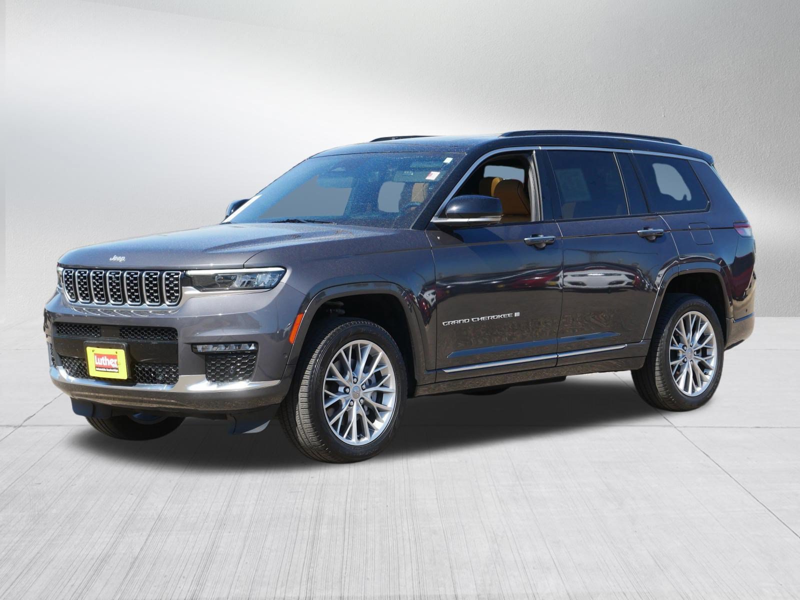 Used 2024 Jeep Grand Cherokee L Summit w/ Advanced Protech Group IV AWD/4WD image 3