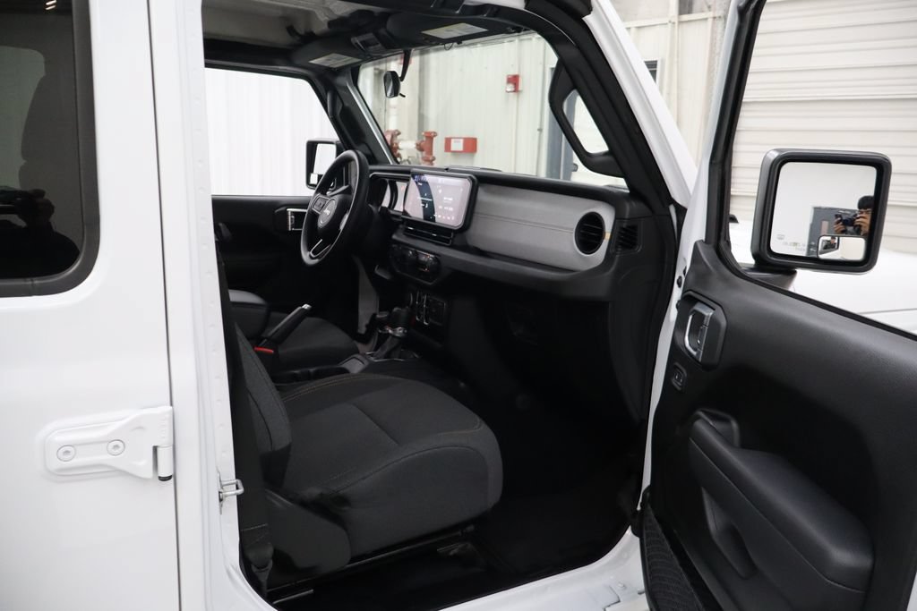 Used 2024 Jeep Gladiator Sport AWD/4WD image 26