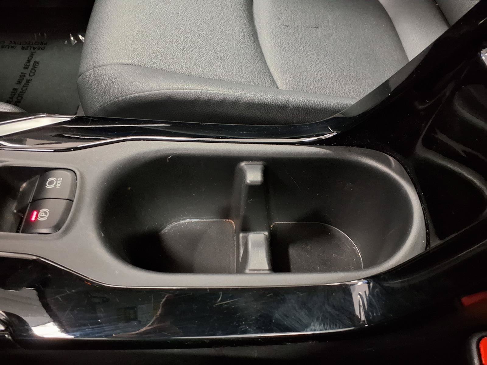 Used 2025 Toyota Corolla Cross XLE FWD image 22