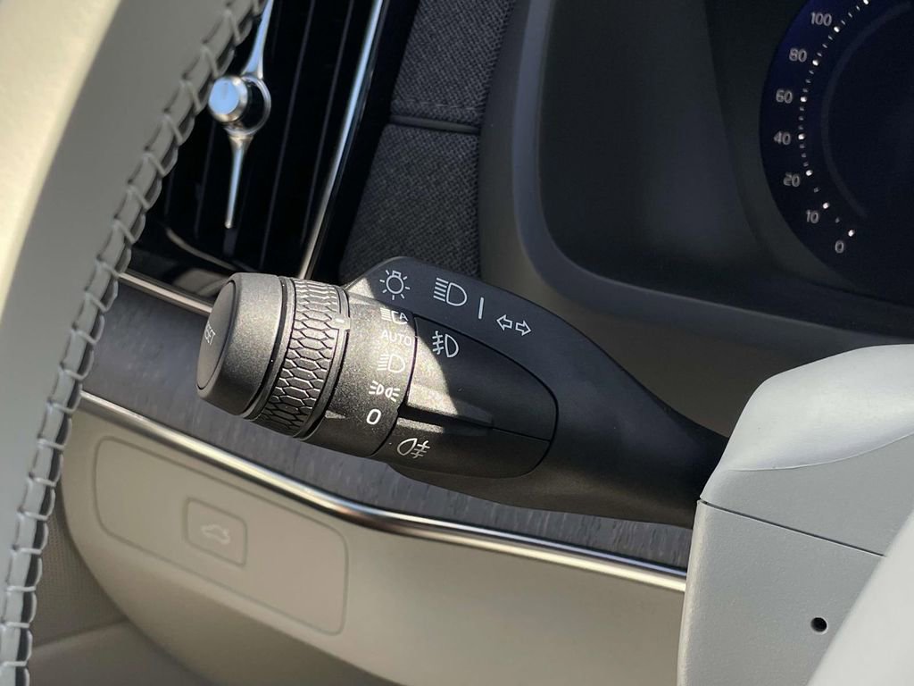 New 2026 Volvo XC90 B6 Ultra w/ Protection Package Premier image 12