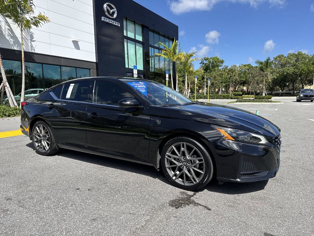 Used 2023 Nissan Altima 2.0 SR image 7