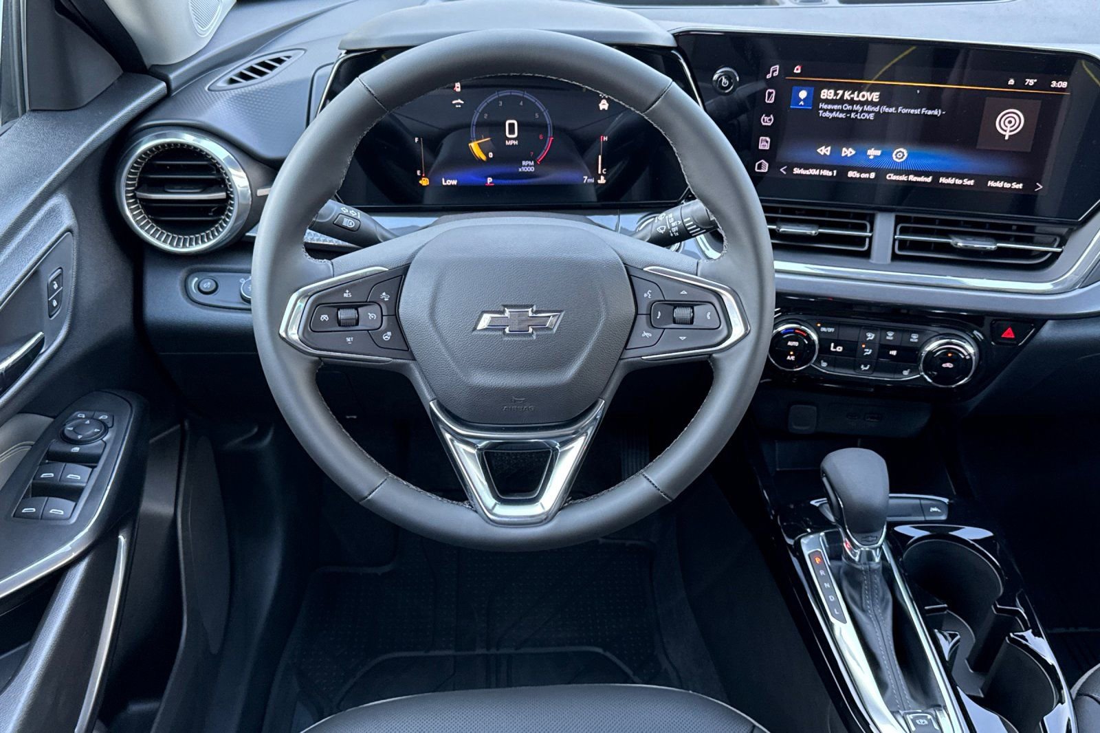 New 2026 Chevrolet Trax ACTIV w/ Driver Confidence Package image 13