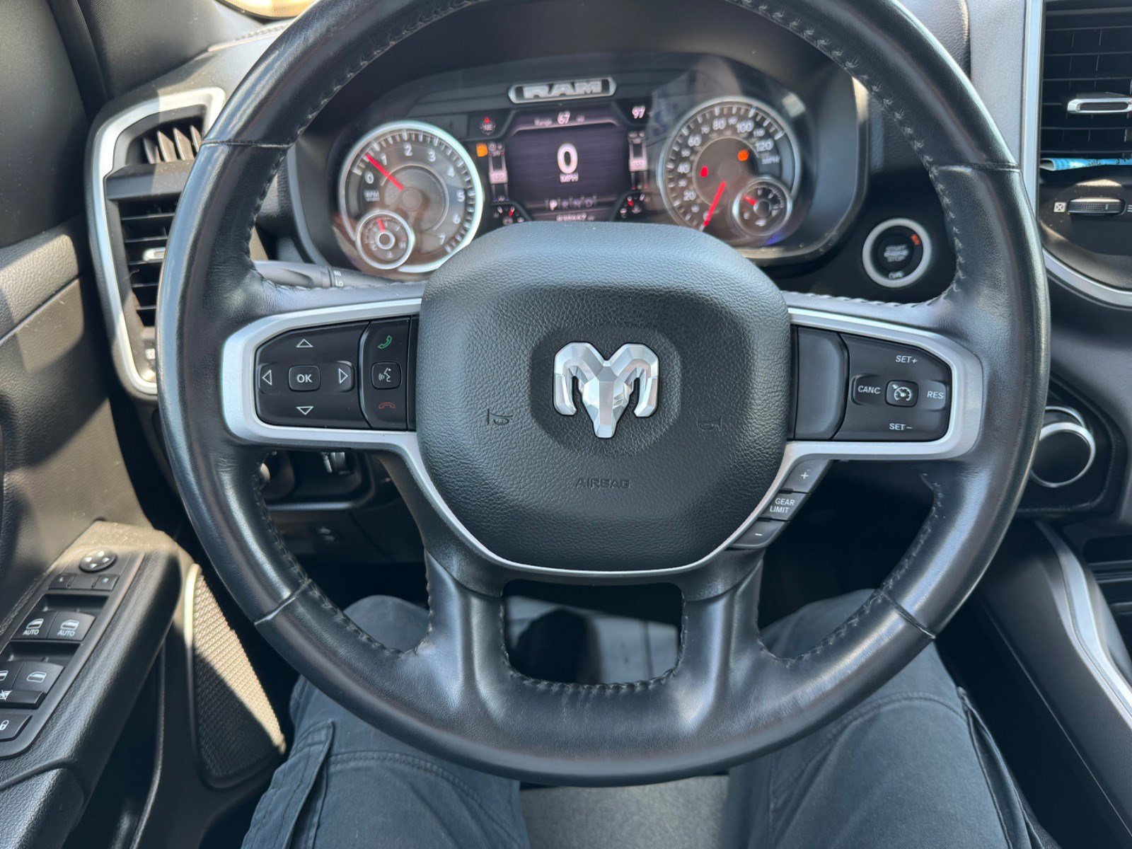 Used 2022 RAM 1500 Big Horn AWD/4WD image 17