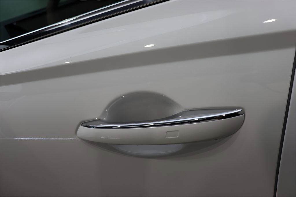 Certified 2026 Genesis GV70 2.5T Advanced AWD/4WD image 5
