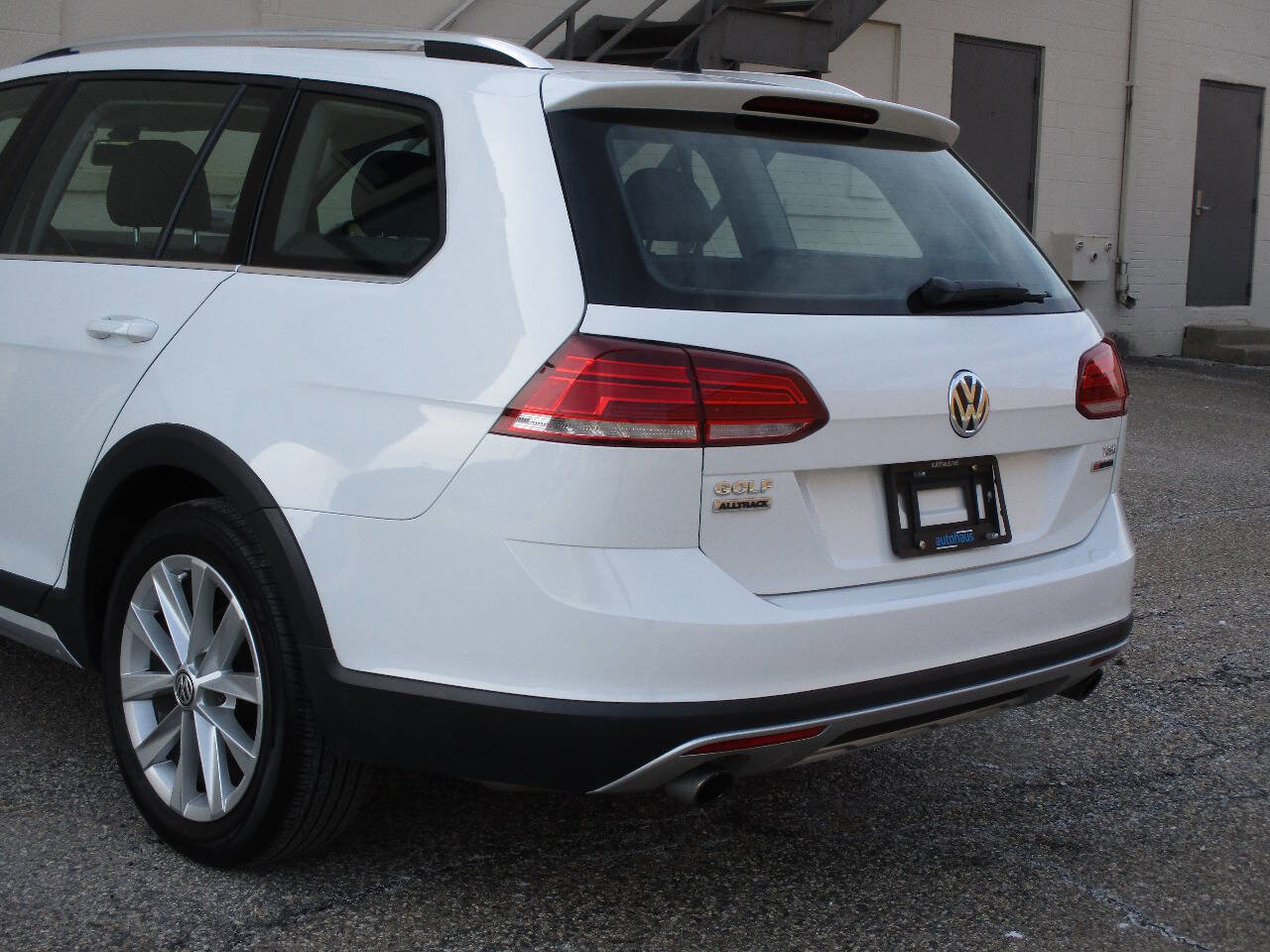 Used 2018 Volkswagen Golf Alltrack SE image 54