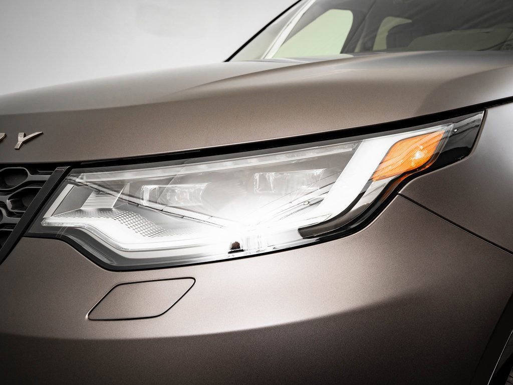 New 2026 Land Rover Discovery Limited Edition image 15