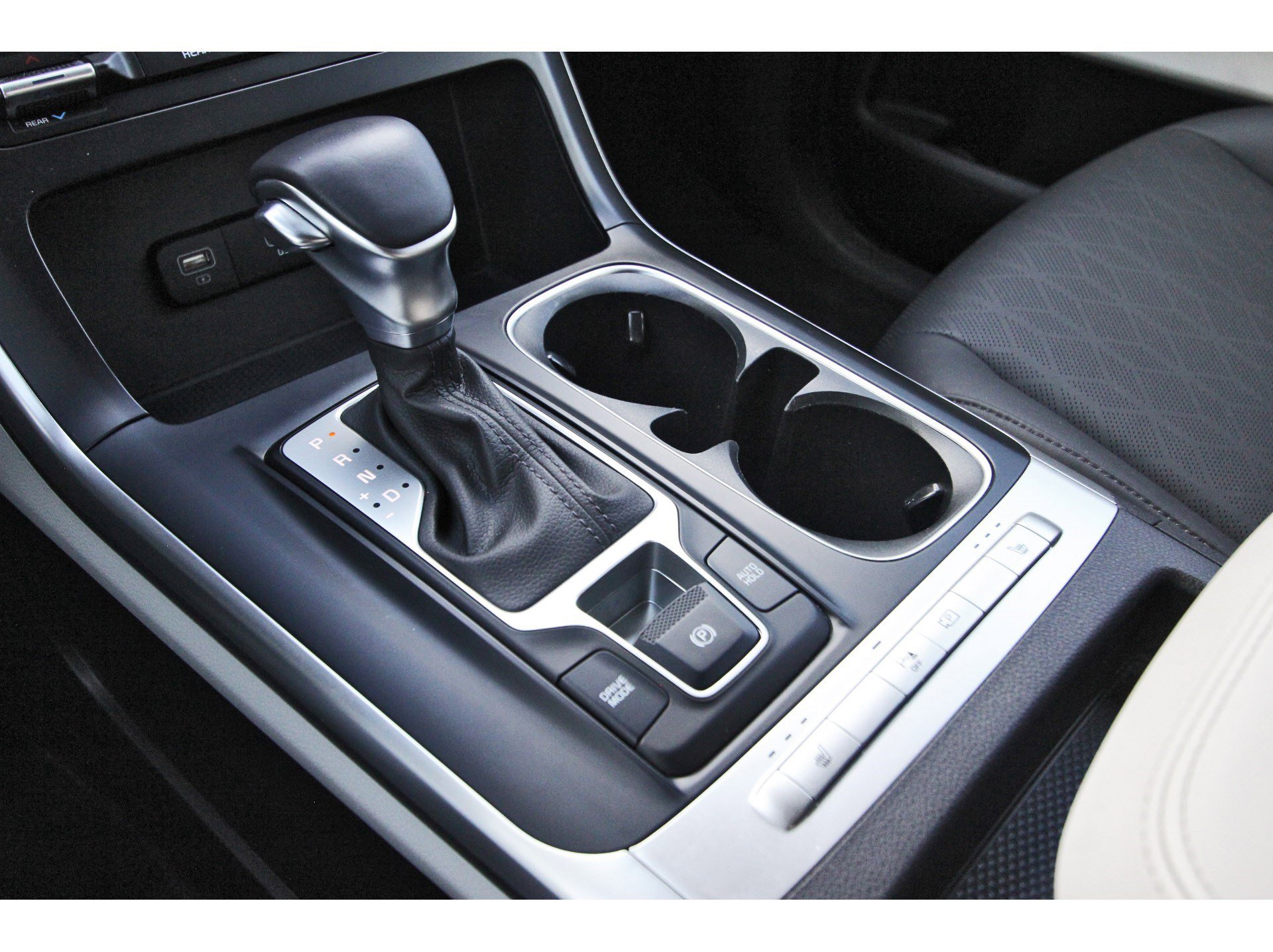 Certified 2024 Kia Carnival LX image 29