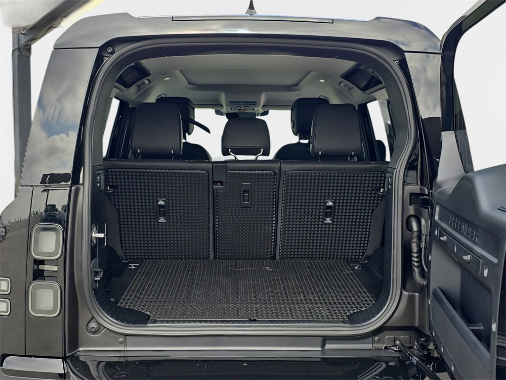 New 2026 Land Rover Defender 110 S image 12