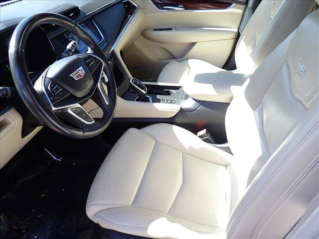 Used 2018 Cadillac XT5 Luxury w/ Driver Awareness Package AWD/4WD image 11