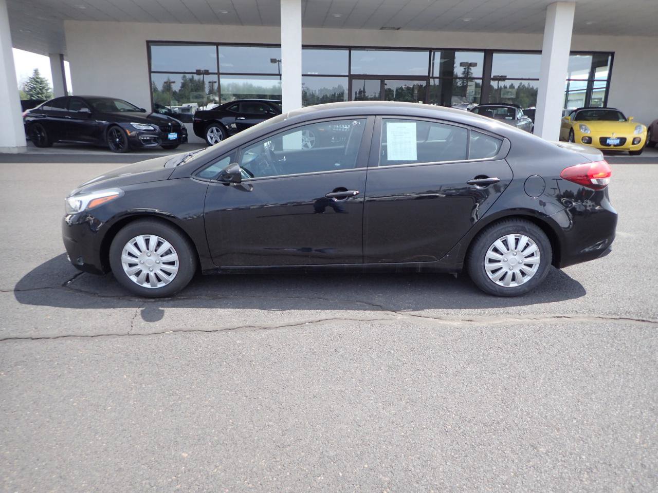 Used 2017 Kia Forte LX FWD image 2