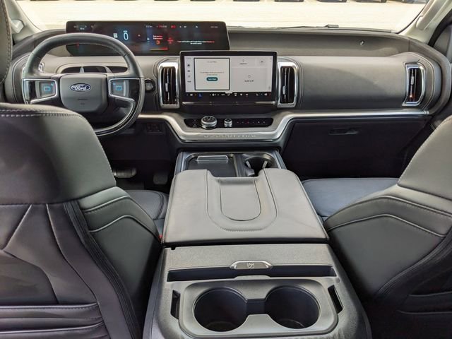 Used 2025 Ford Expedition Platinum AWD/4WD image 15