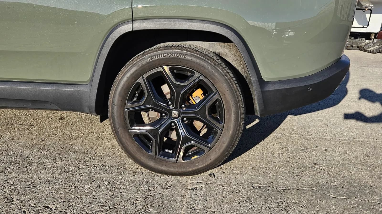 Used 2023 Rivian R1S Launch Edition AWD/4WD image 29