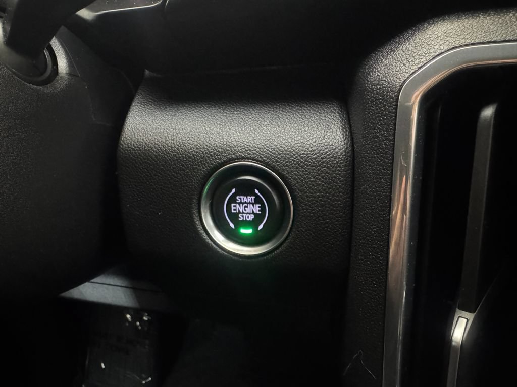 Used 2025 GMC Acadia Elevation FWD image 14