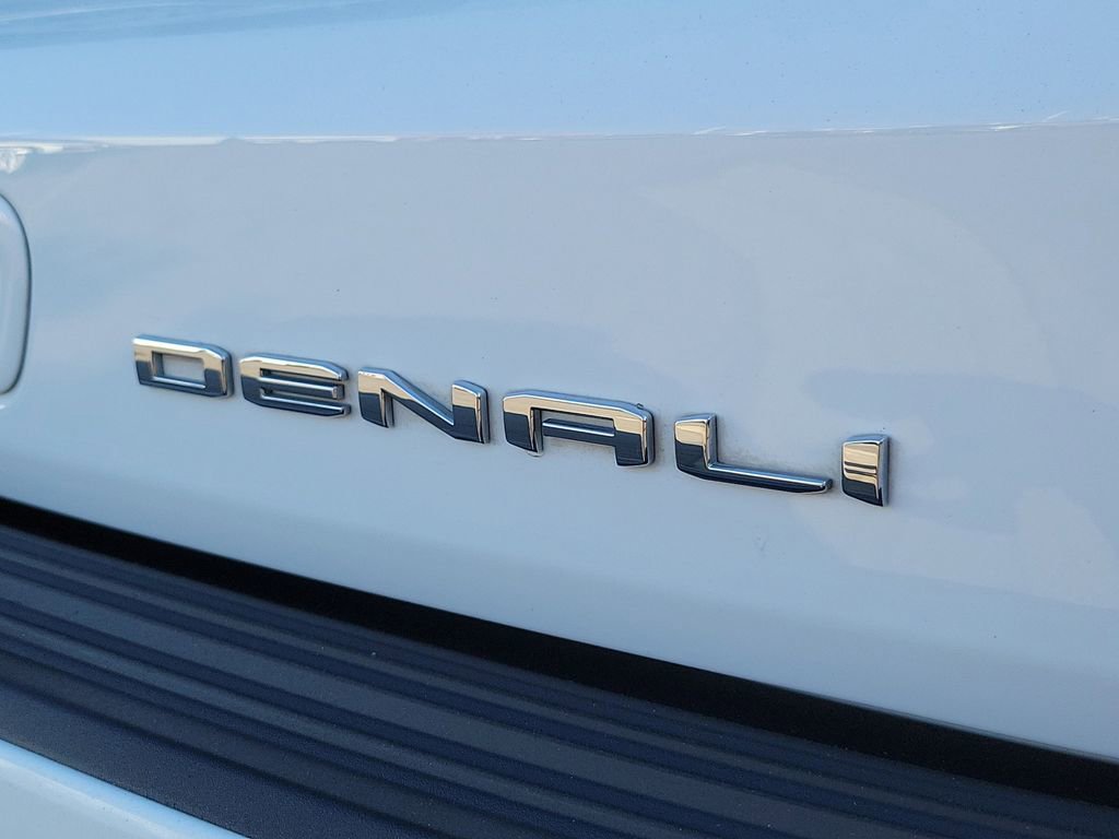 Used 2022 GMC Yukon Denali RWD image 30
