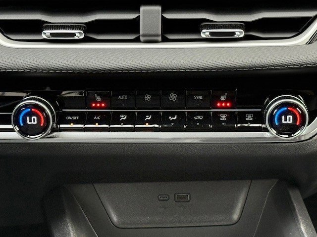 New 2026 Chevrolet Equinox LT w/ Convenience Package II image 22