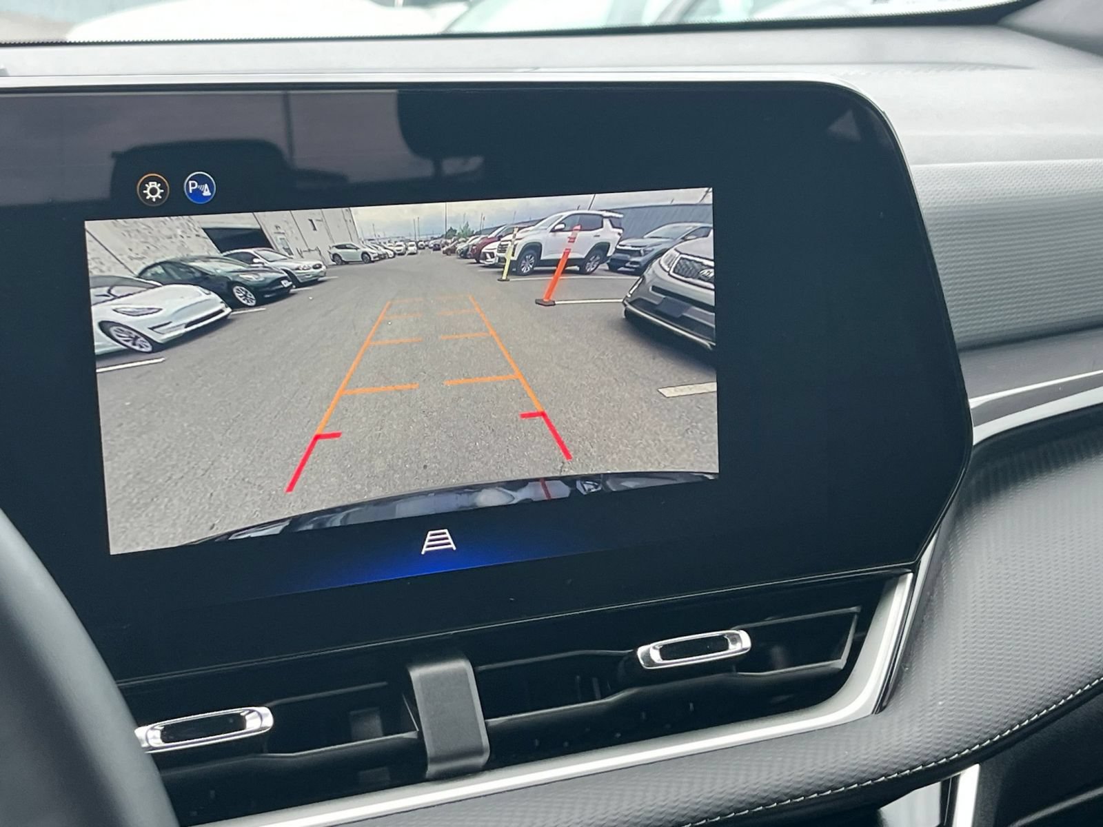 Used 2025 Chevrolet Equinox LT FWD image 23
