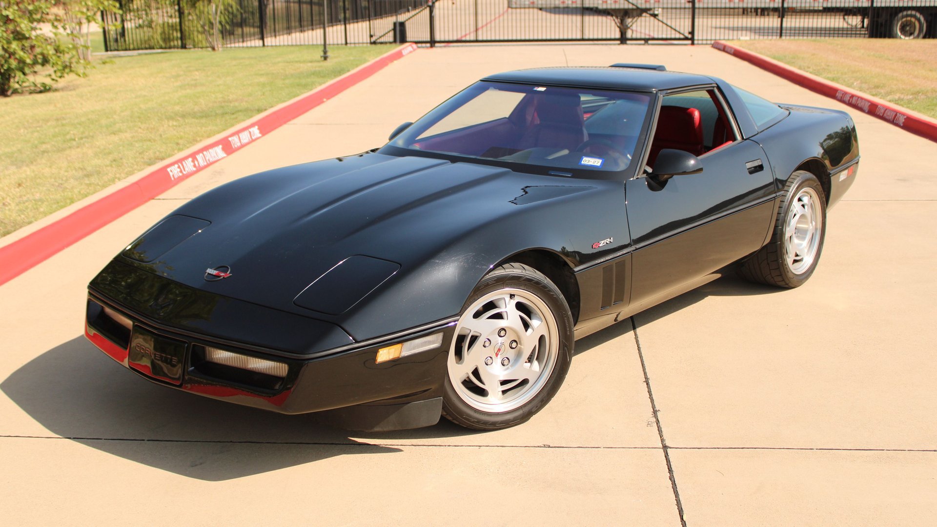 Used 1990 Chevrolet Corvette ZR-1 RWD image 2