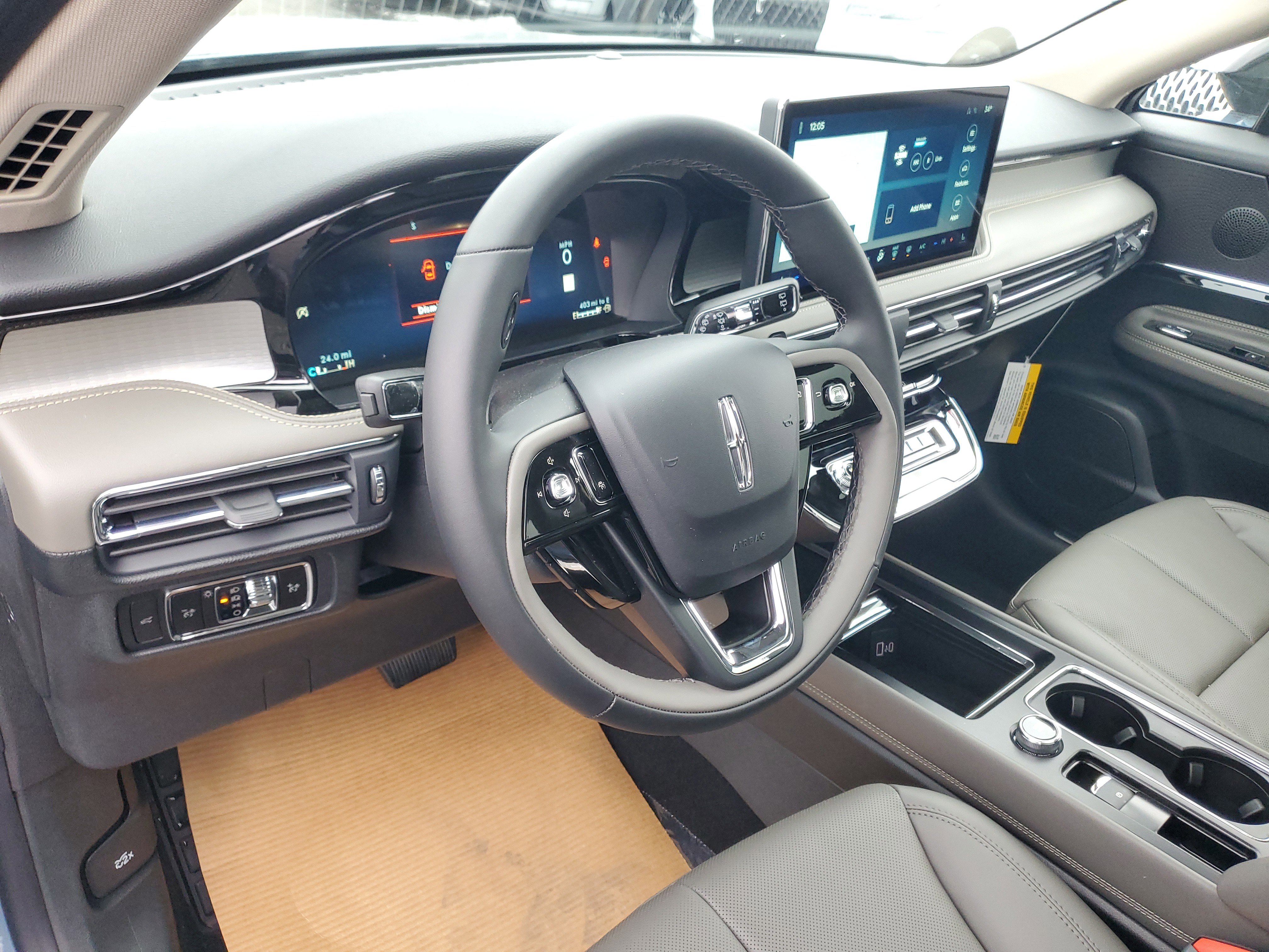 New 2026 Lincoln Corsair Premiere image 13