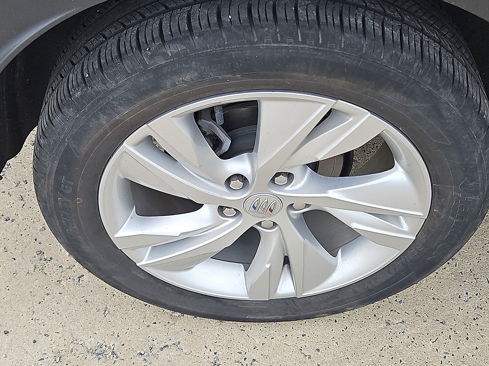Used 2024 Buick Encore GX Preferred w/ Comfort Package FWD image 11