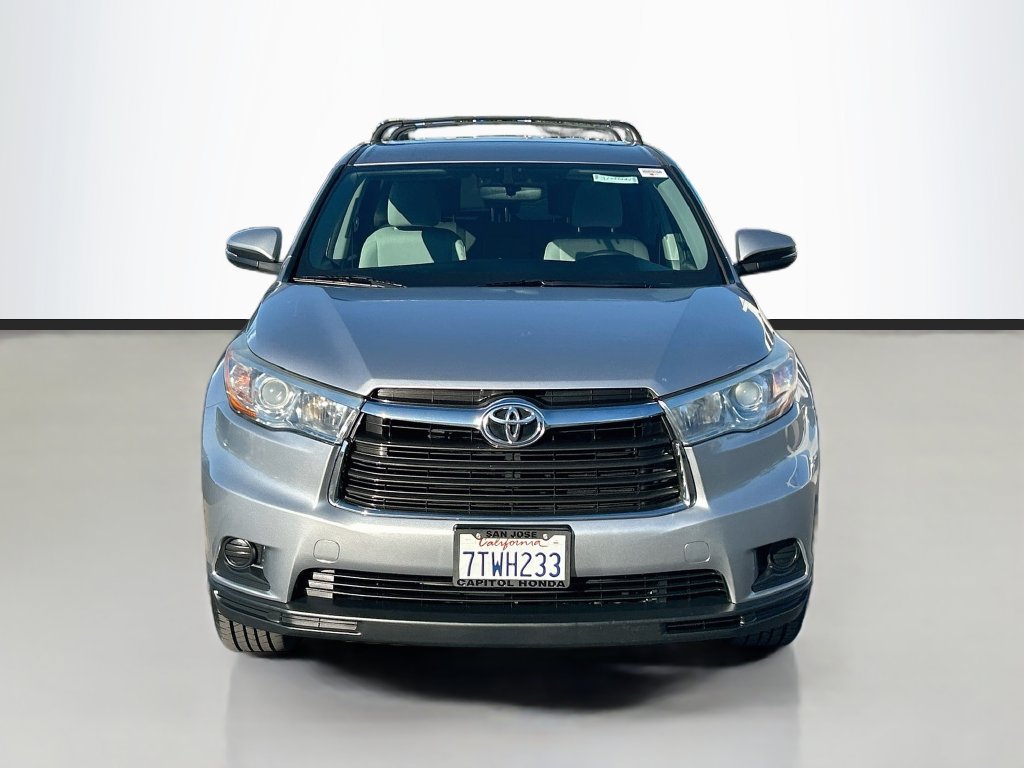 Used 2016 Toyota Highlander LE AWD/4WD image 2