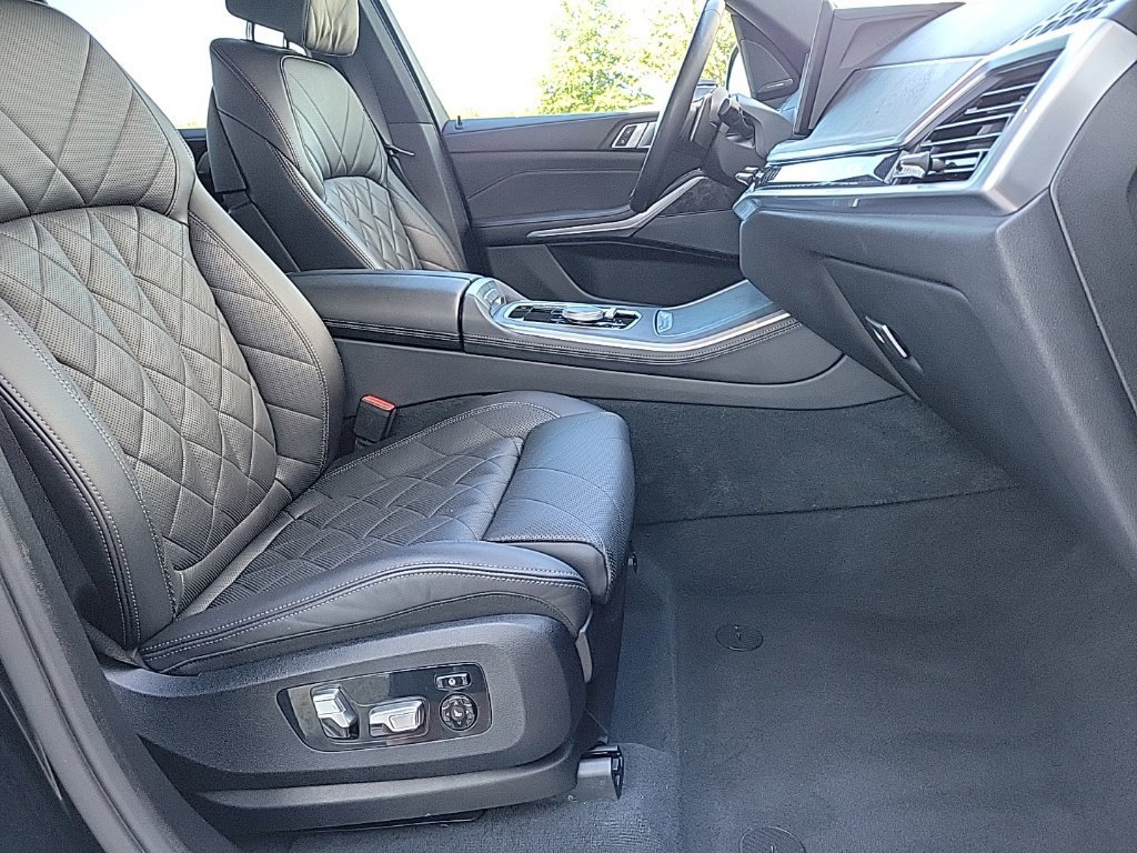 Used 2024 BMW X5 xDrive40i w/ Premium Package AWD/4WD image 17
