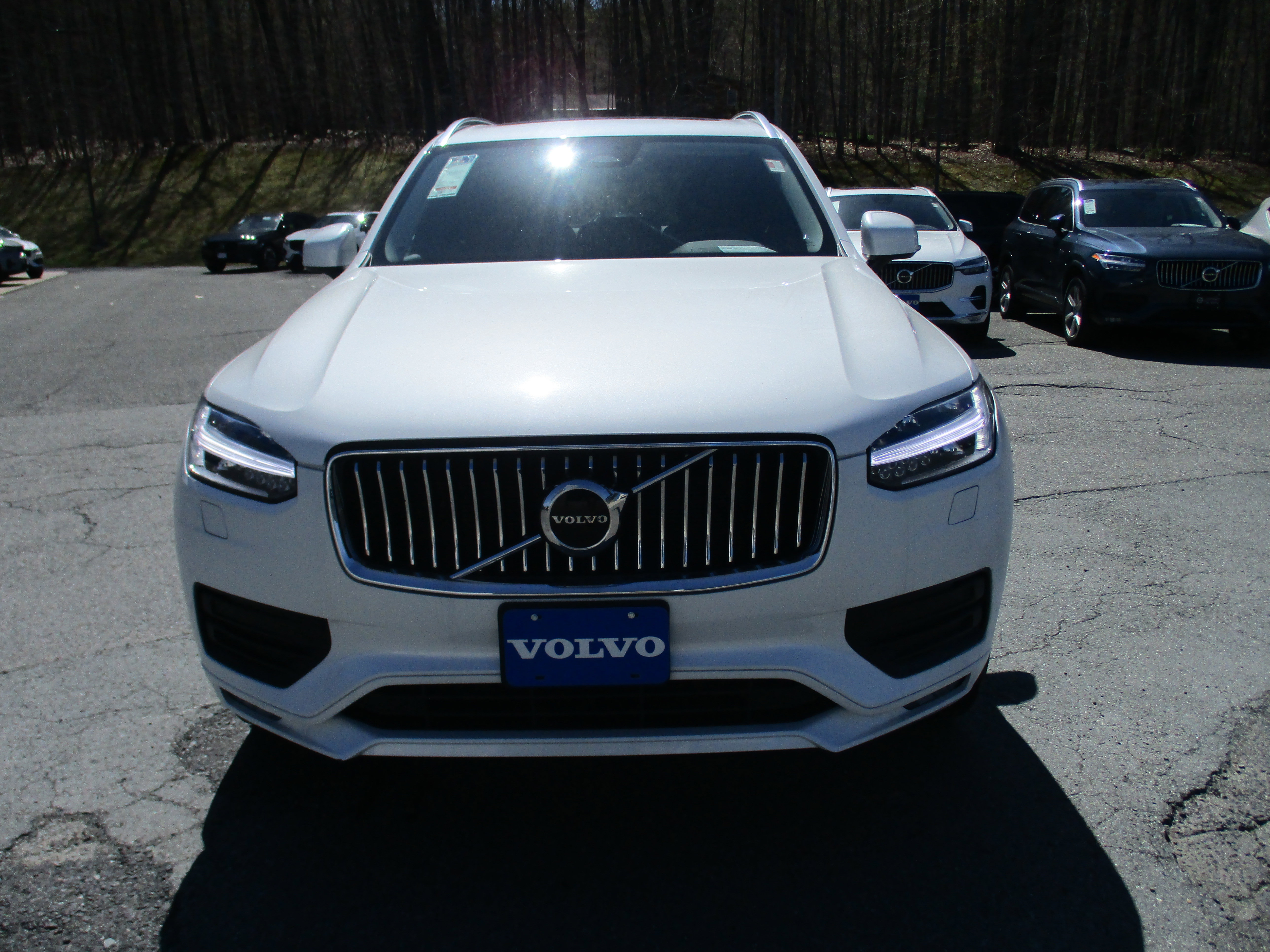 Certified 2023 Volvo XC90 B5 Core w/ Climate Package AWD/4WD image 2