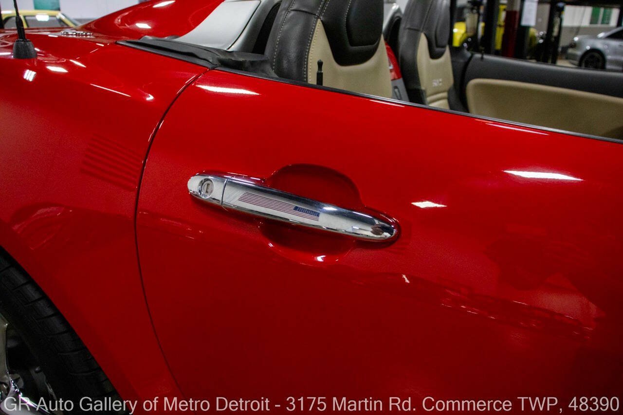 Used 2009 Saturn Sky Red Line RWD image 34
