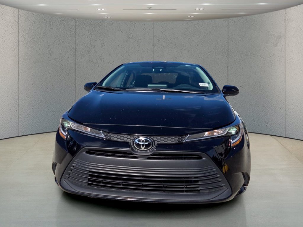 Used 2025 Toyota Corolla LE FWD image 8
