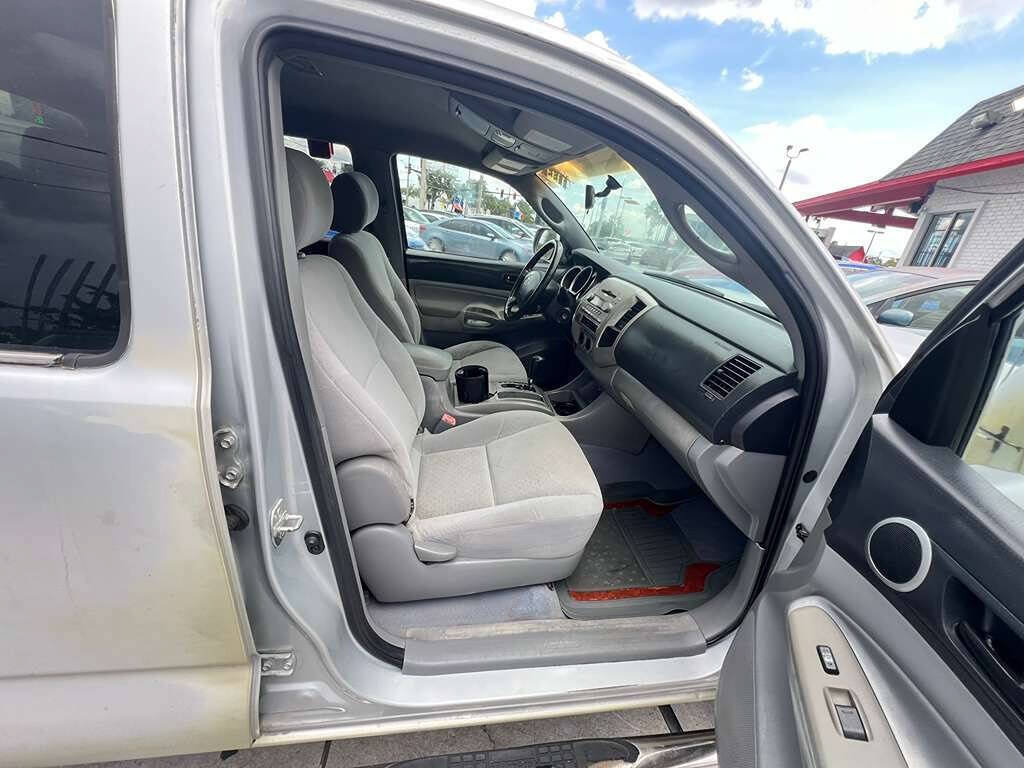 Used 2005 Toyota Tacoma PreRunner RWD image 13